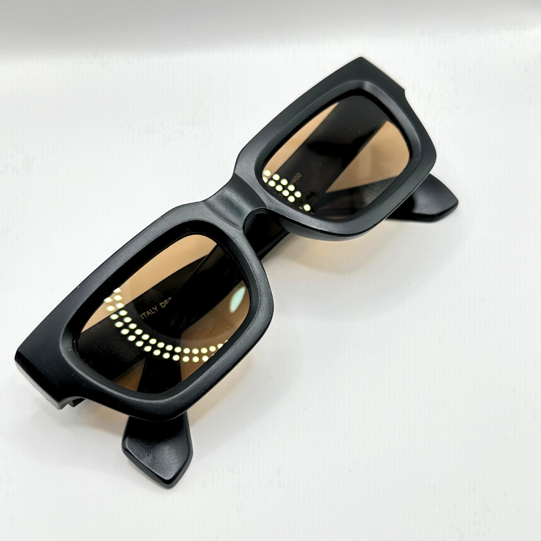 ONYX BLACK