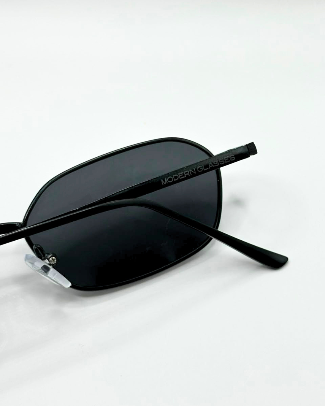 KURO - BLACK