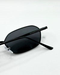 KURO - BLACK